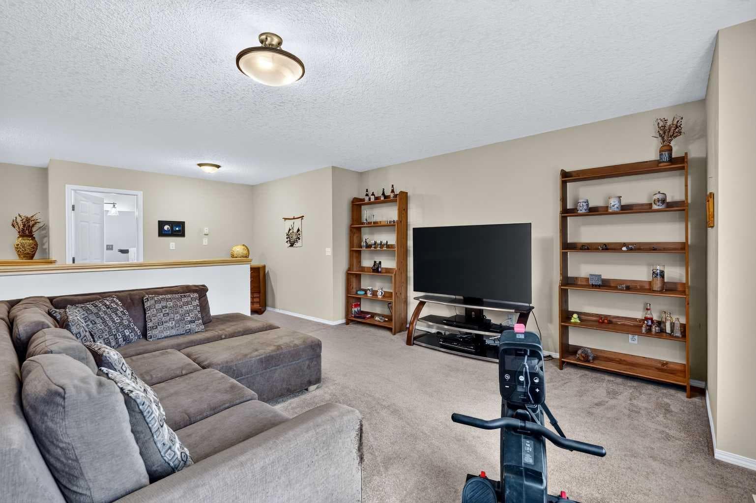 14 Evergreen Common SW