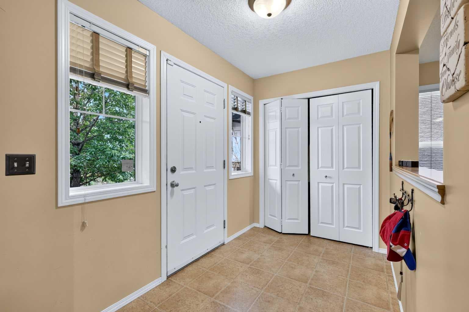 14 Evergreen Common SW