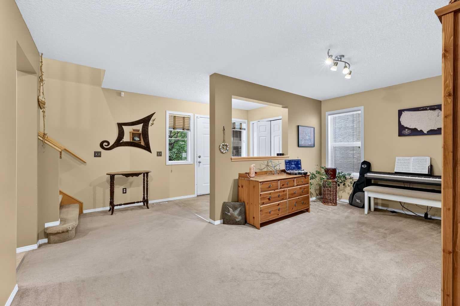 14 Evergreen Common SW