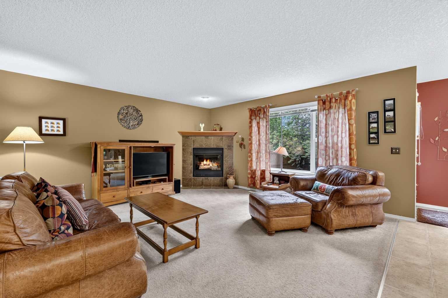 14 Evergreen Common SW