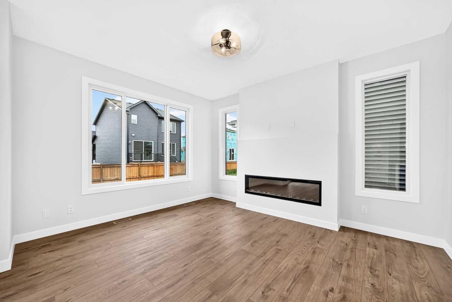 583 Buffaloberry Manor SE
