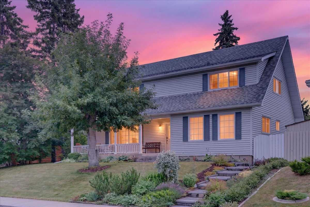 1707 107 Avenue SW