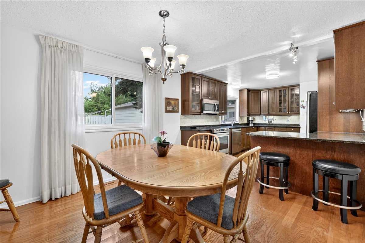1707 107 Avenue SW