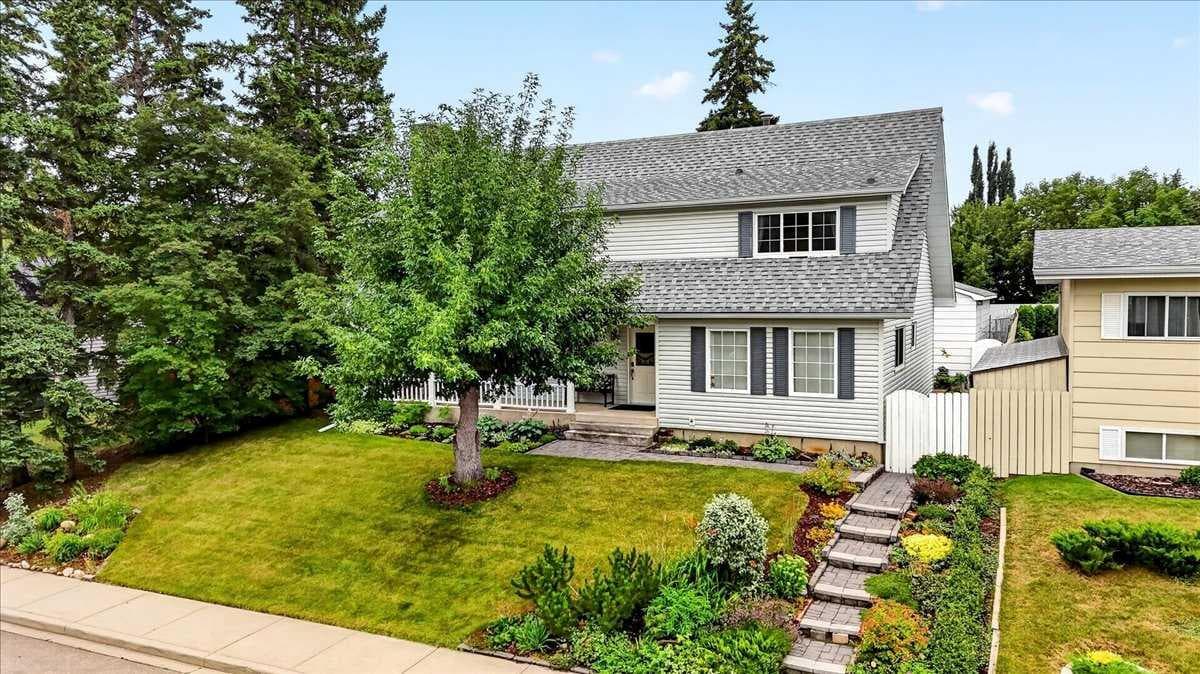 1707 107 Avenue SW