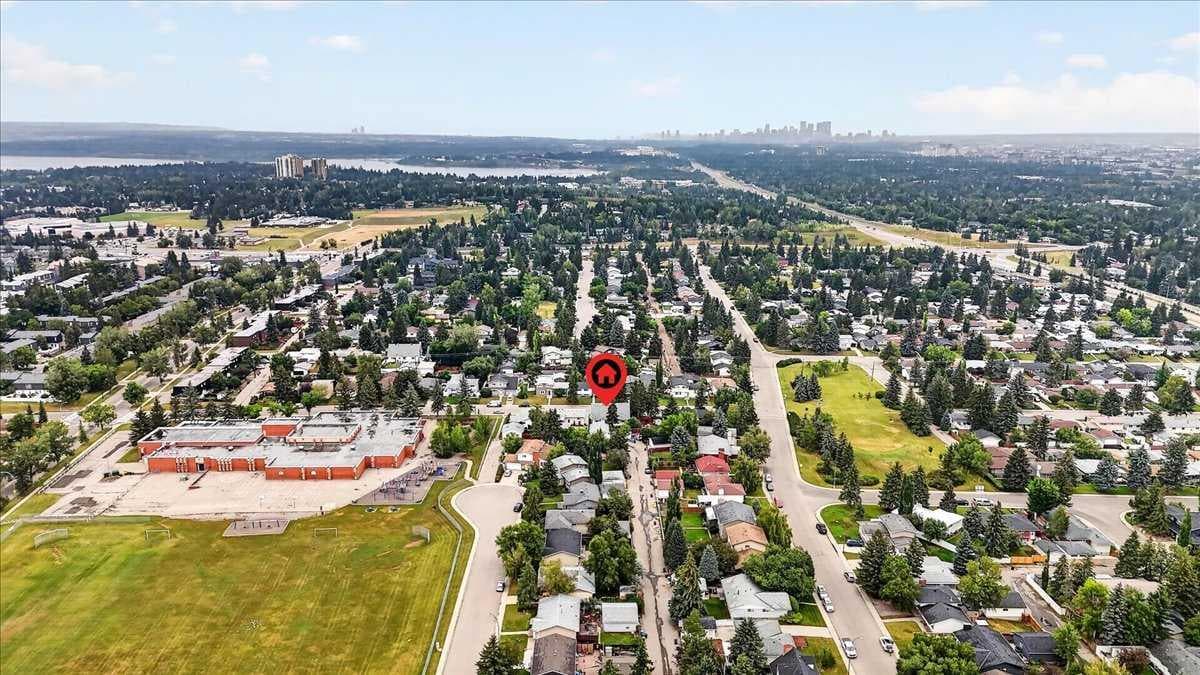 1707 107 Avenue SW