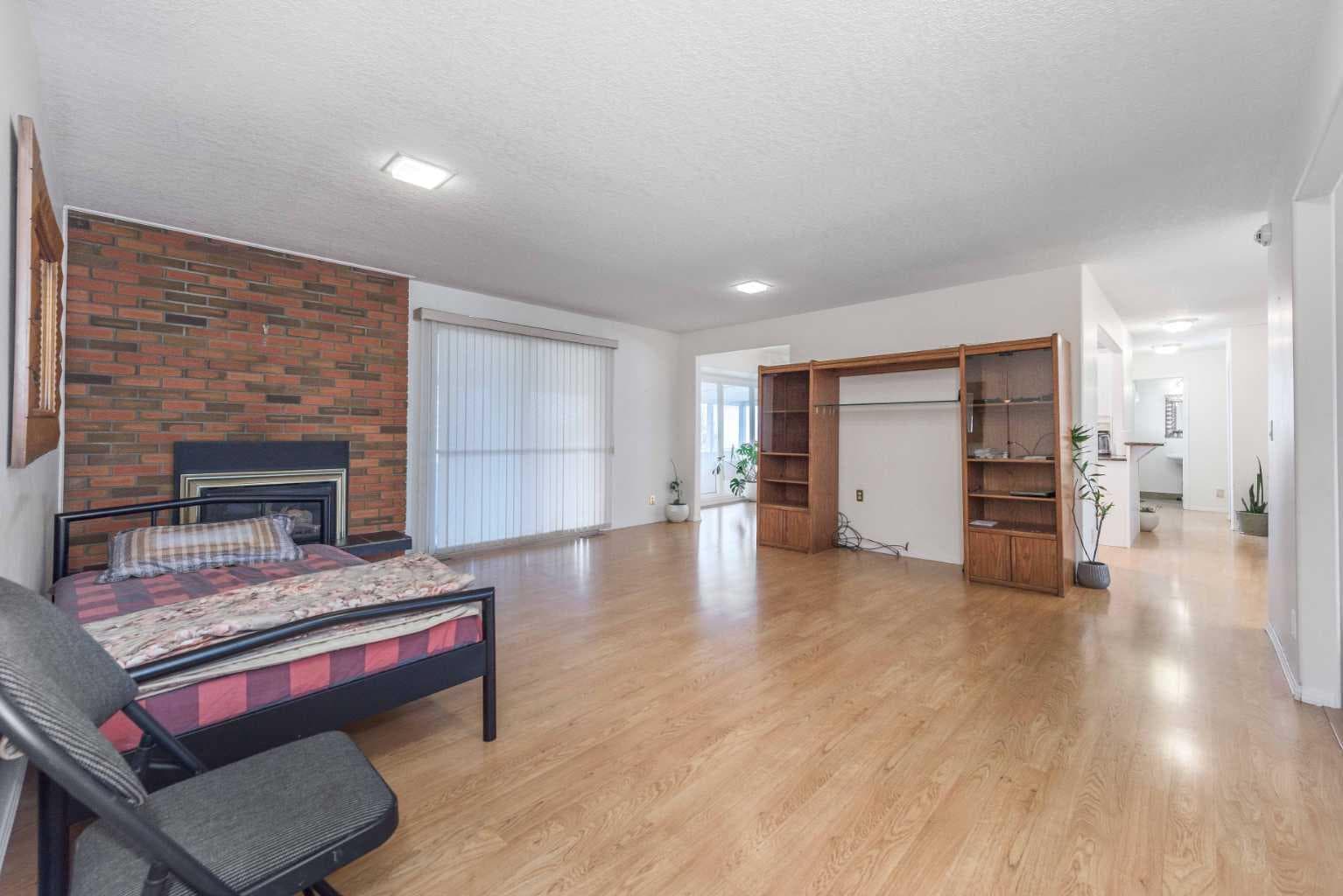 233239 Glenmore View Road 