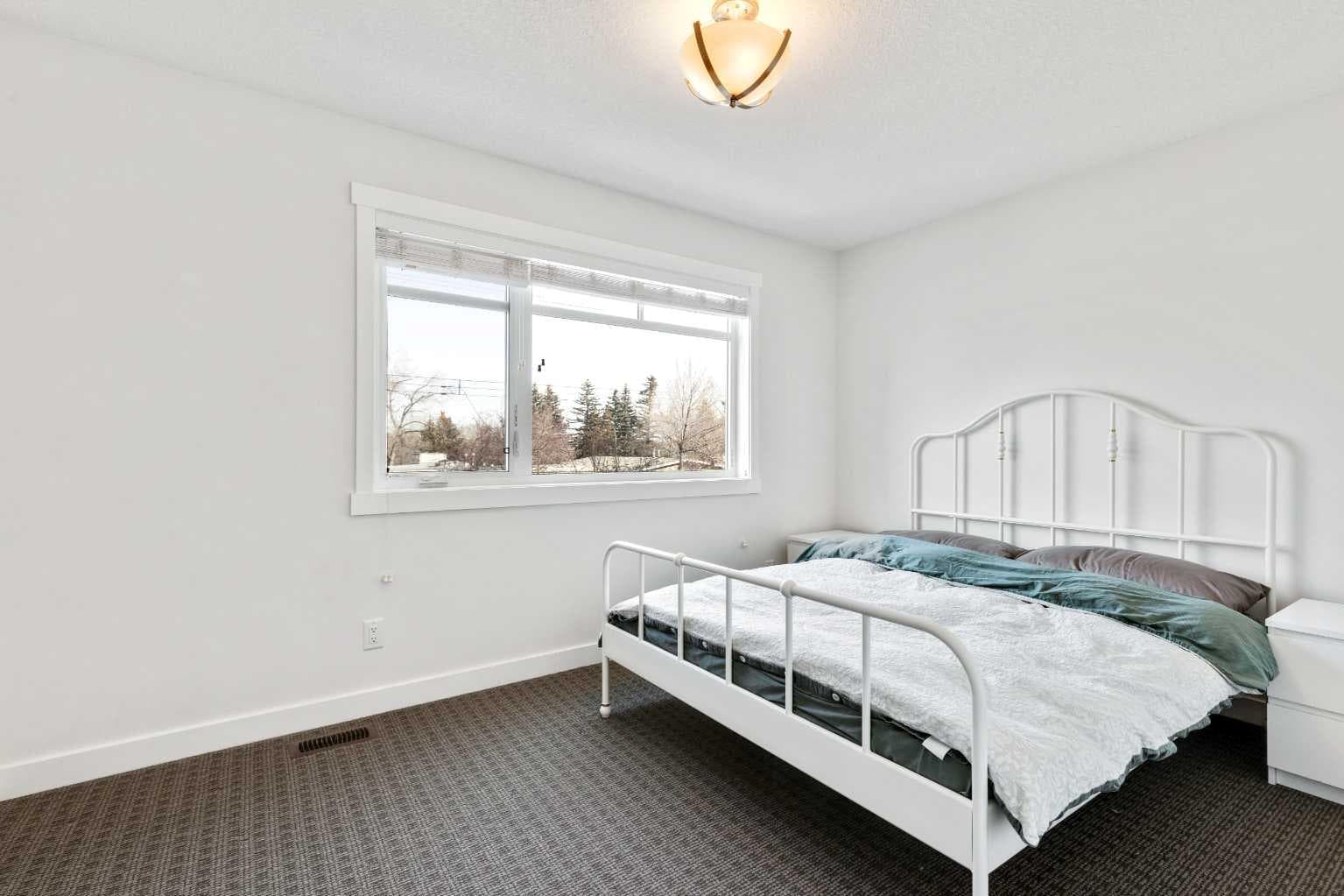 2728 Cochrane Road NW