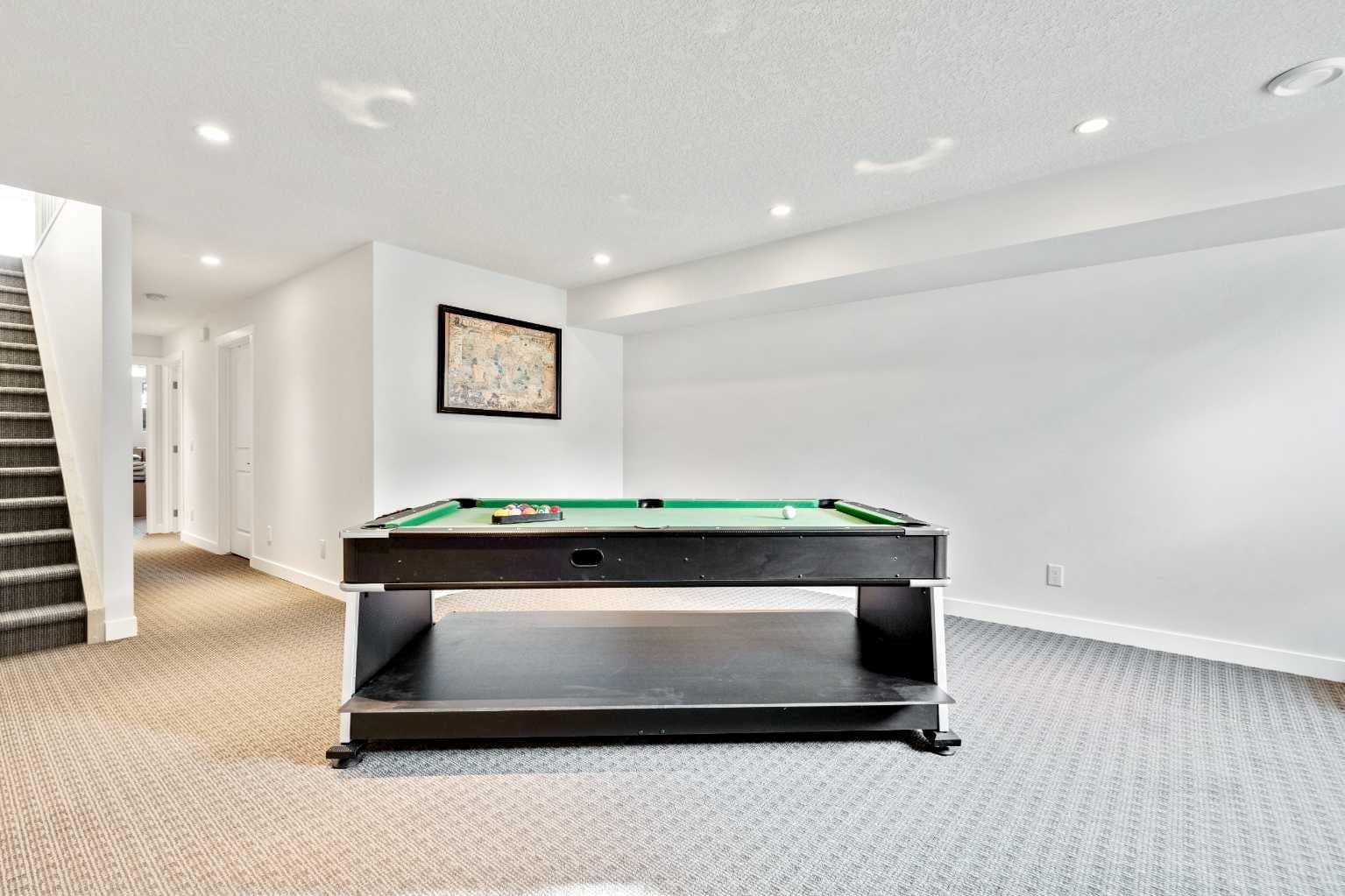 2728 Cochrane Road NW