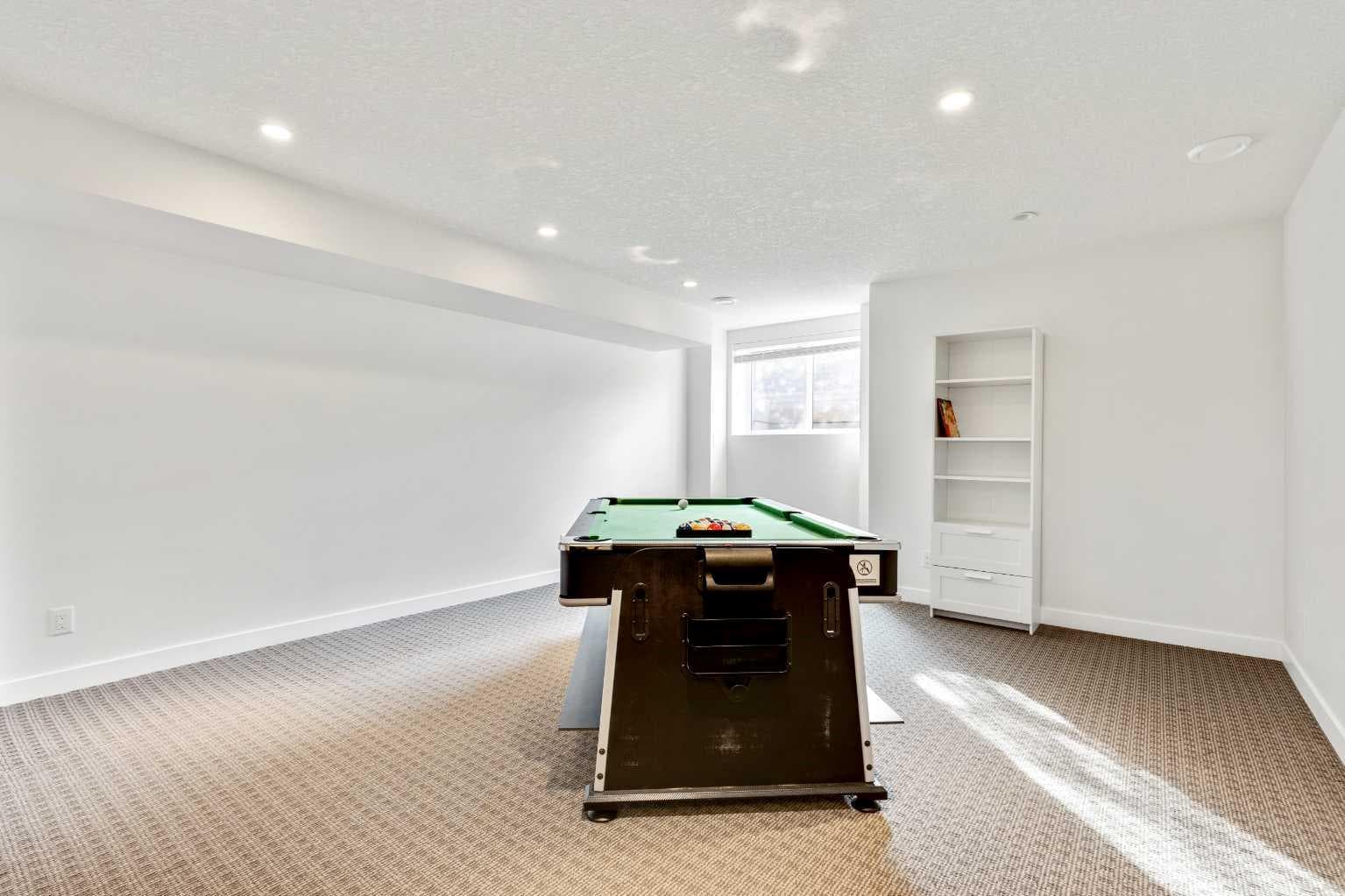 2728 Cochrane Road NW