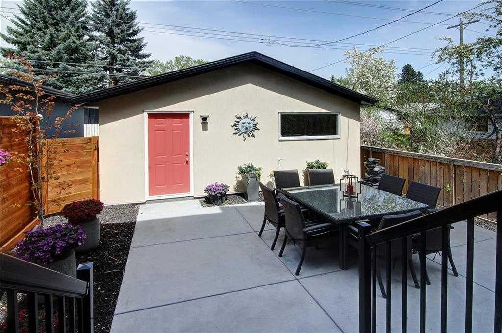2728 Cochrane Road NW