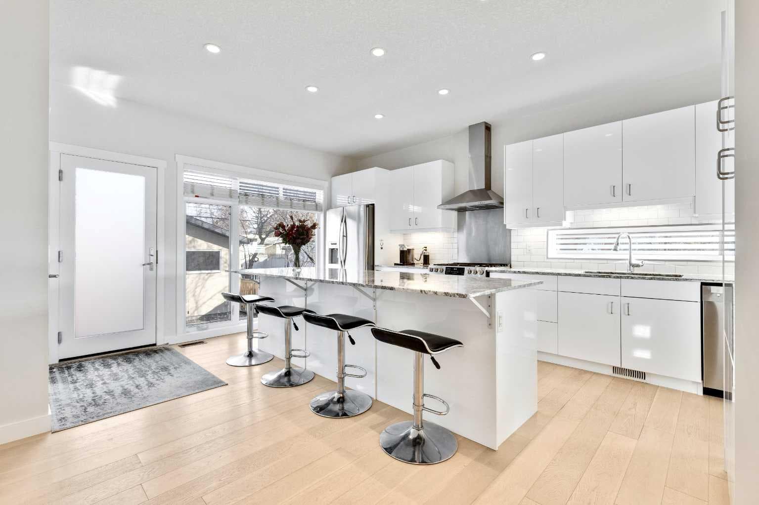 2728 Cochrane Road NW