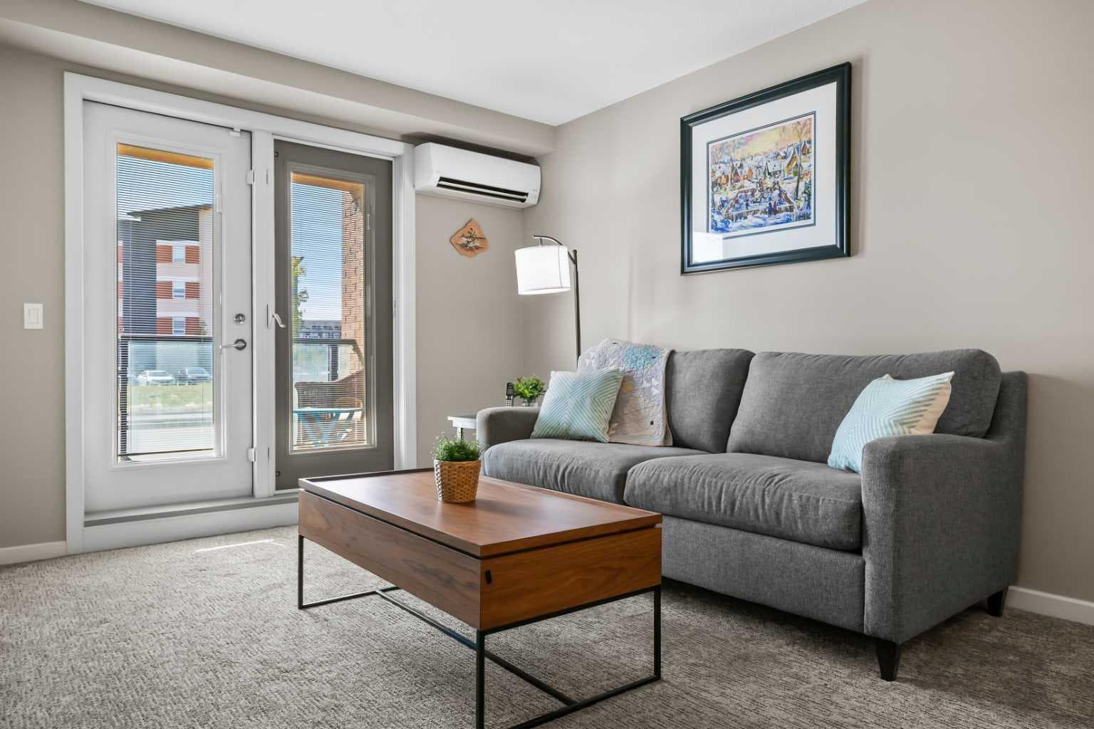 2105, 10 Market Boulevard SE