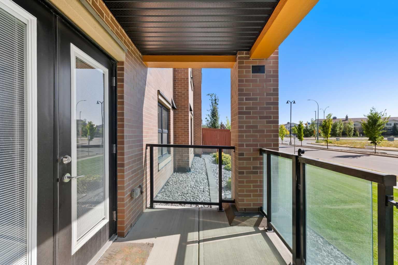 2105, 10 Market Boulevard SE