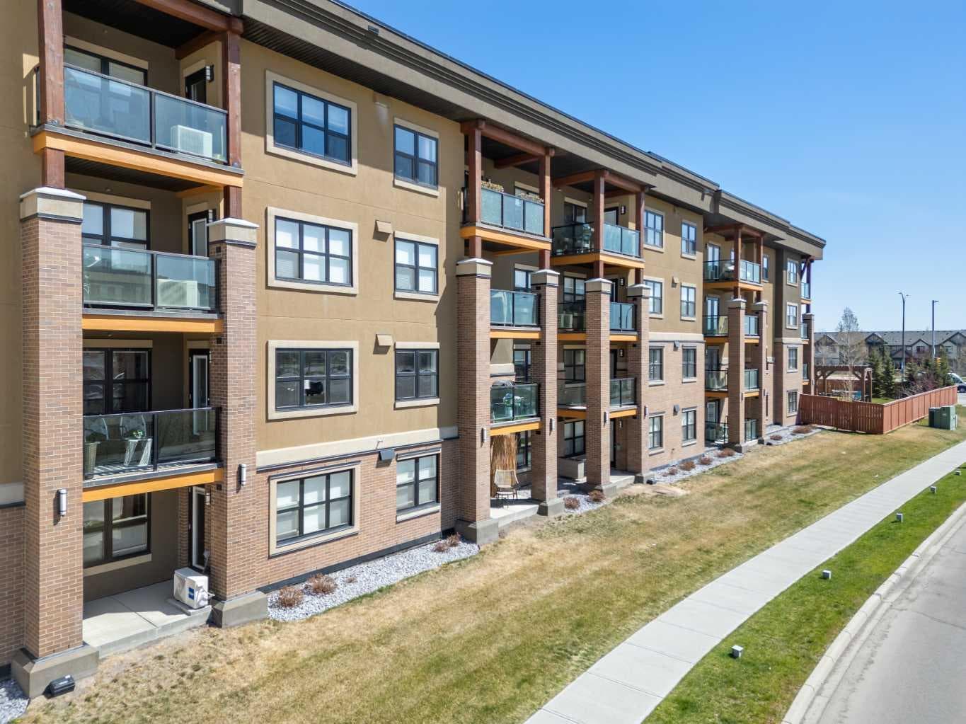 2105, 10 Market Boulevard SE