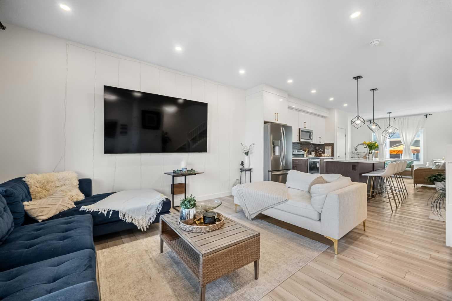 262 Midgrove Mews SW