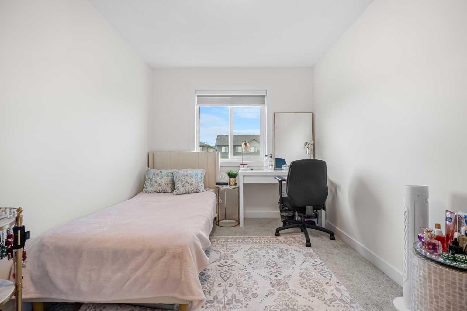 262 Midgrove Mews SW