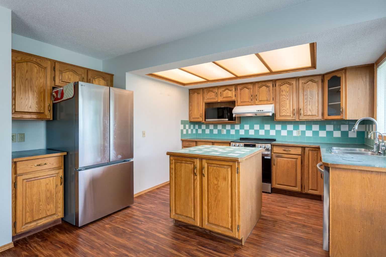 183 Edgevalley Circle NW