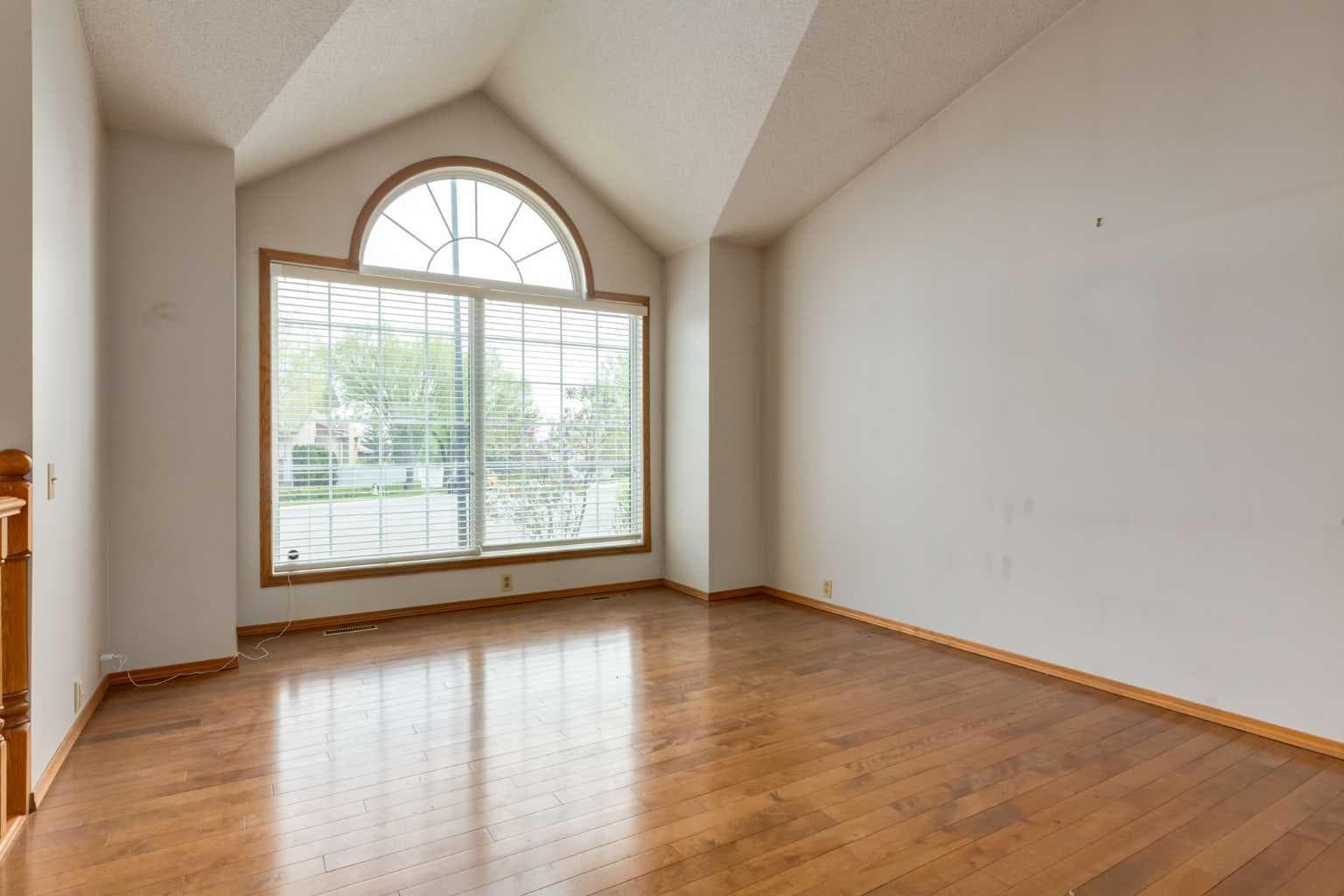 183 Edgevalley Circle NW