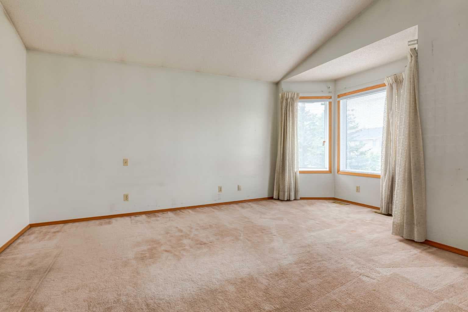 183 Edgevalley Circle NW