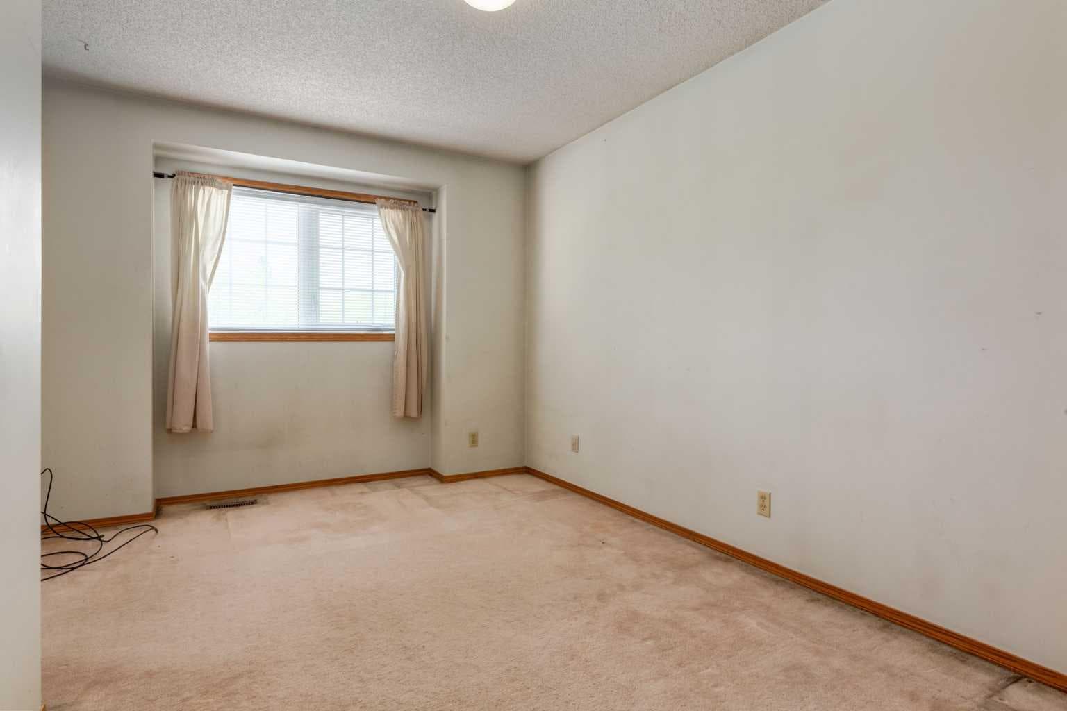 183 Edgevalley Circle NW