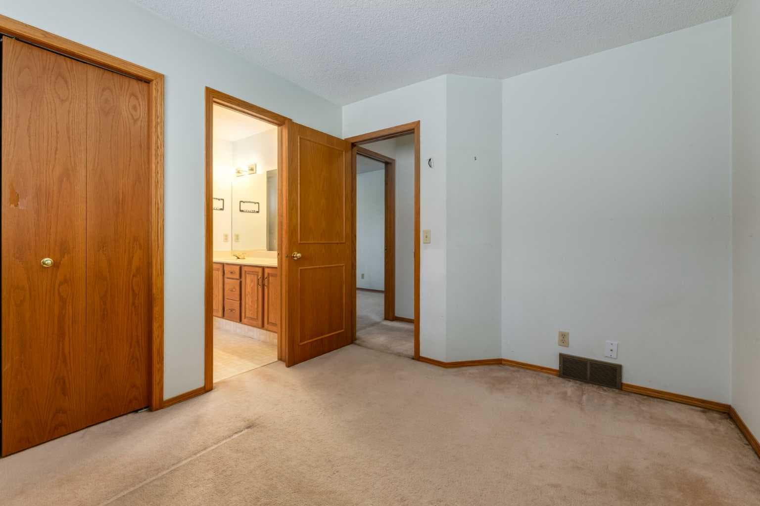 183 Edgevalley Circle NW