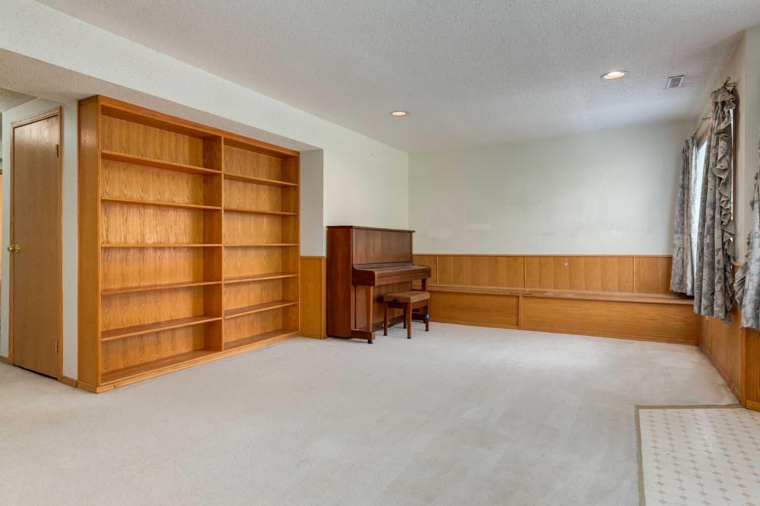 183 Edgevalley Circle NW