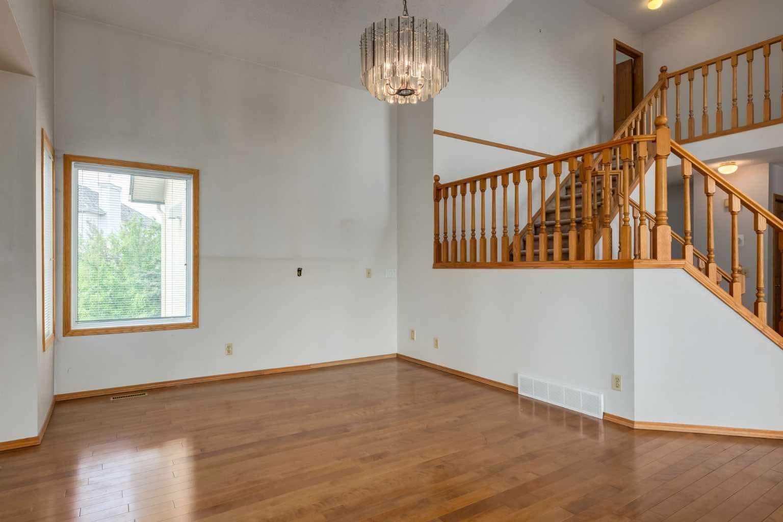 183 Edgevalley Circle NW
