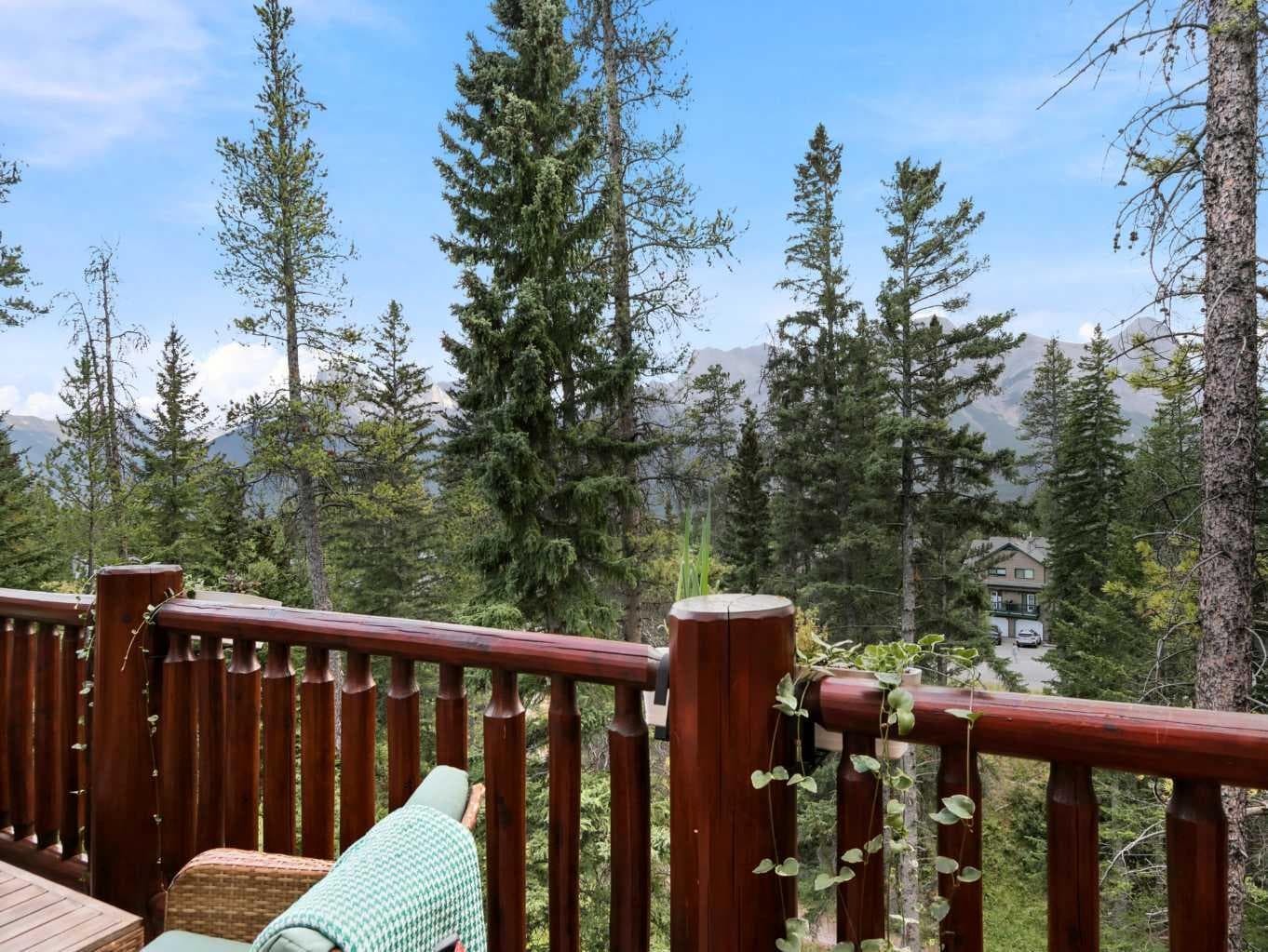 11, 137 Wapiti Close 