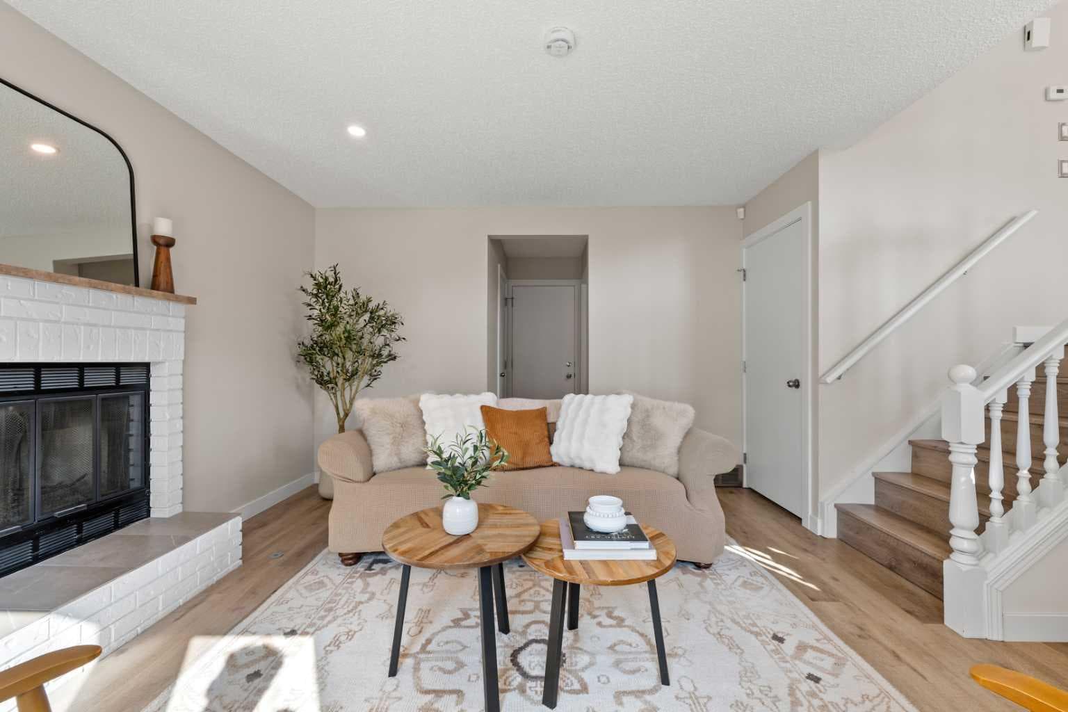 19 Macewan Meadow Crescent NW