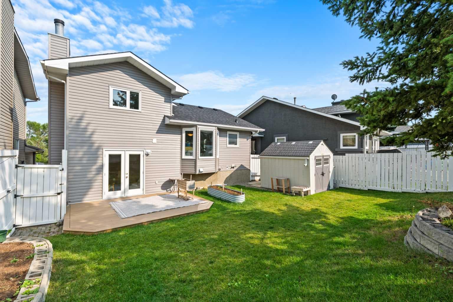 19 Macewan Meadow Crescent NW