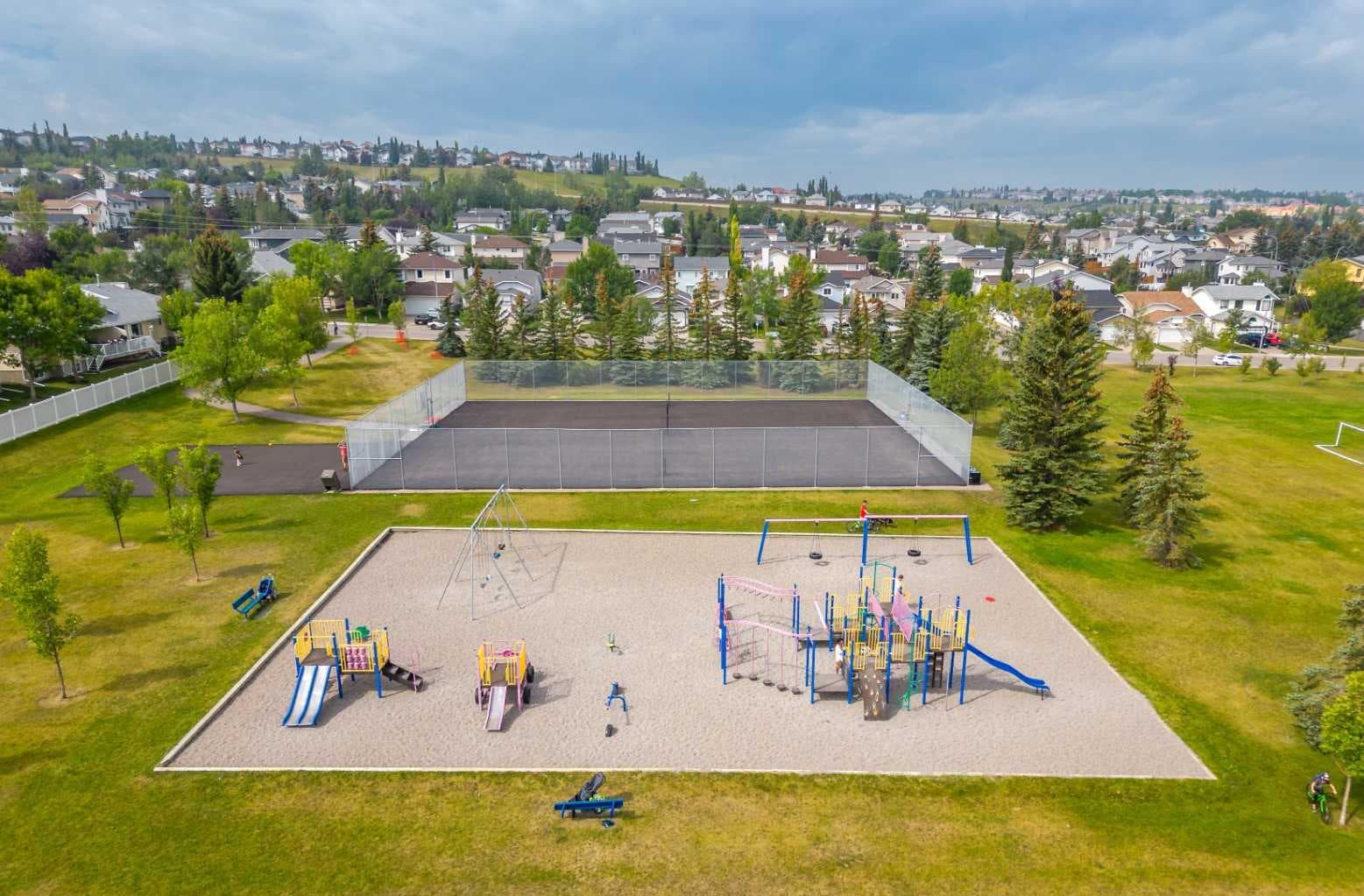 19 Macewan Meadow Crescent NW