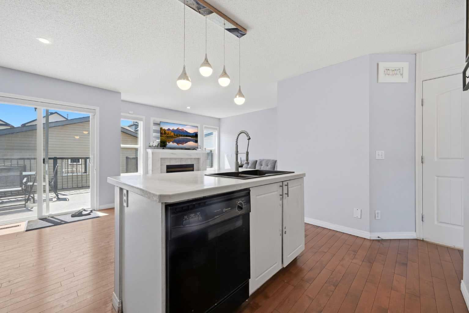 33 Saddlecrest Close NE