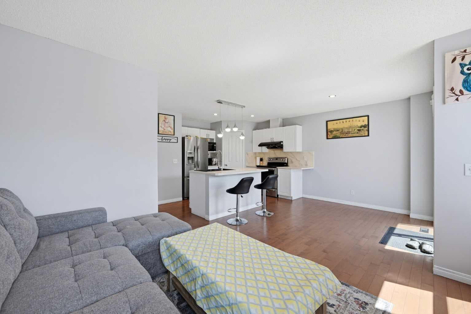 33 Saddlecrest Close NE