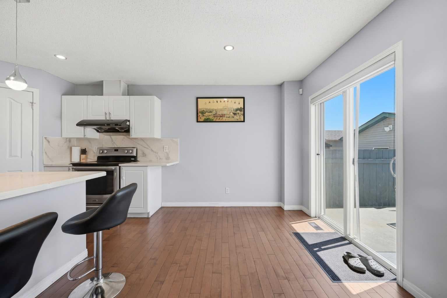 33 Saddlecrest Close NE