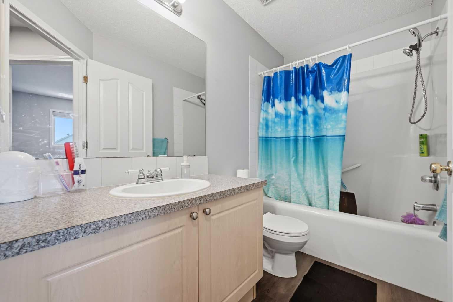 33 Saddlecrest Close NE