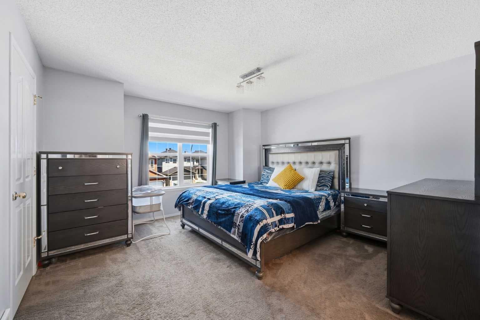 33 Saddlecrest Close NE