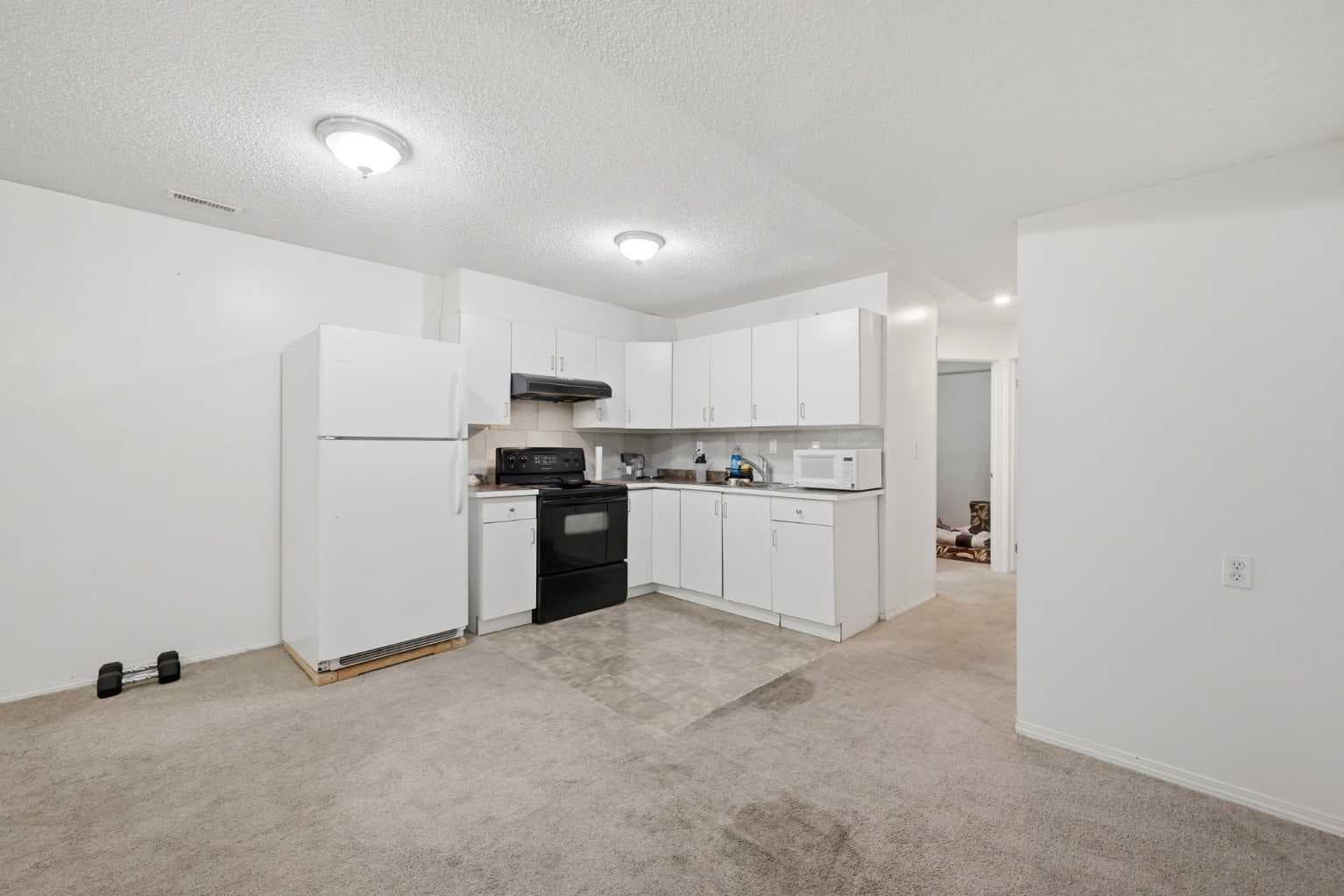 33 Saddlecrest Close NE