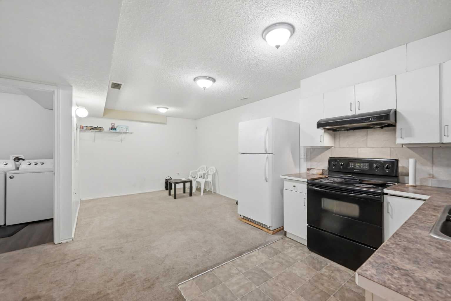 33 Saddlecrest Close NE