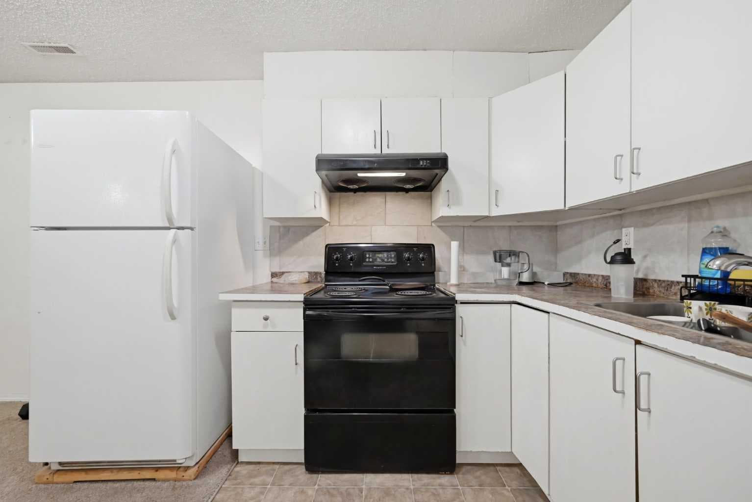 33 Saddlecrest Close NE