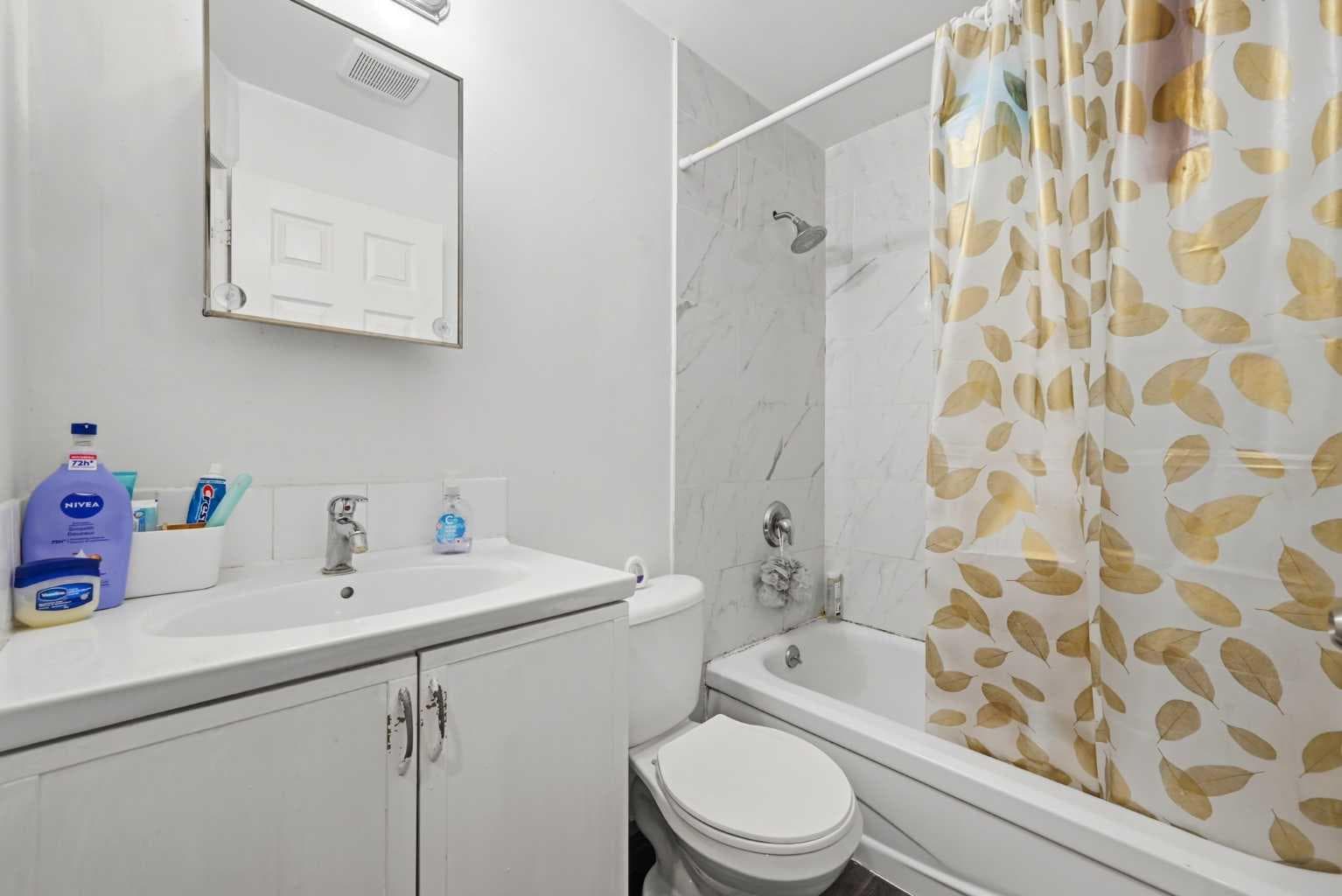 33 Saddlecrest Close NE