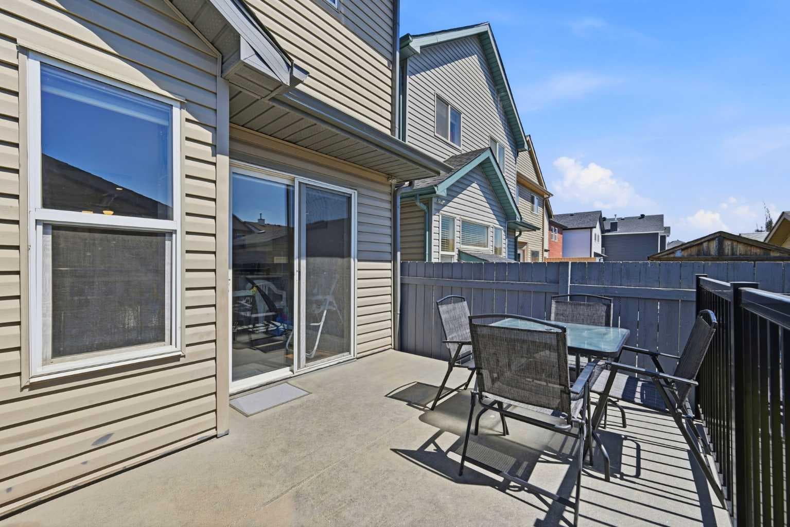 33 Saddlecrest Close NE