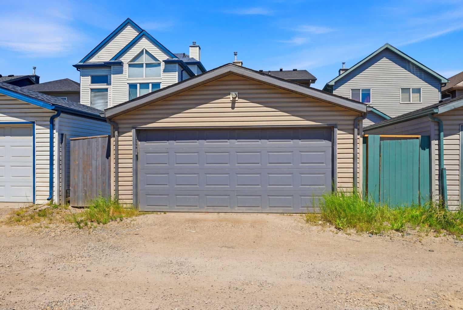 33 Saddlecrest Close NE