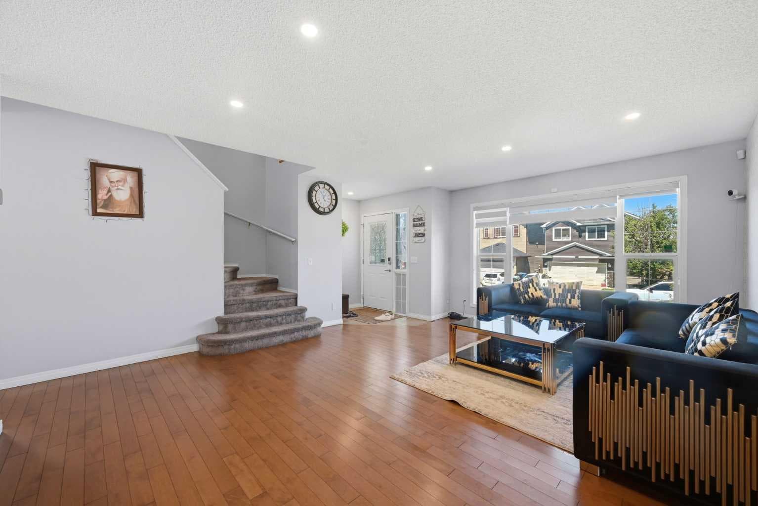33 Saddlecrest Close NE
