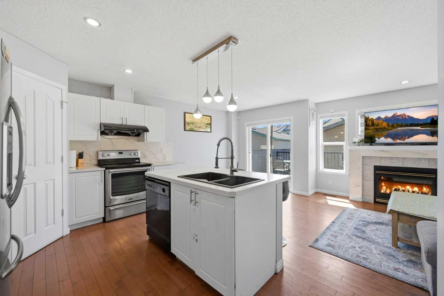 33 Saddlecrest Close NE