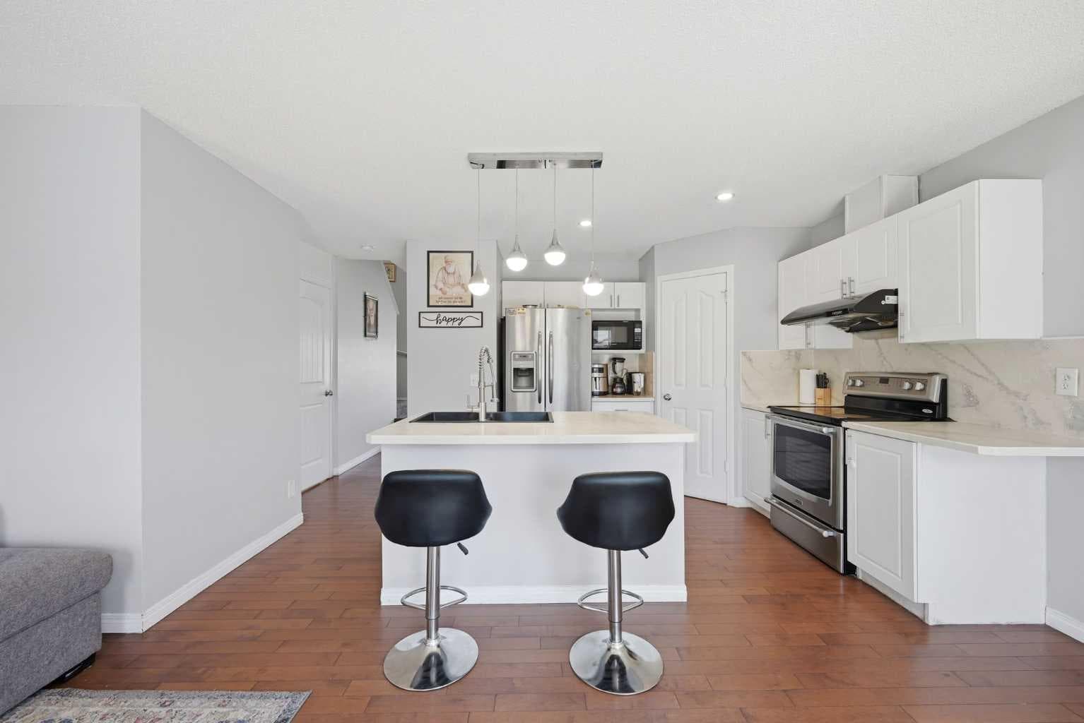 33 Saddlecrest Close NE