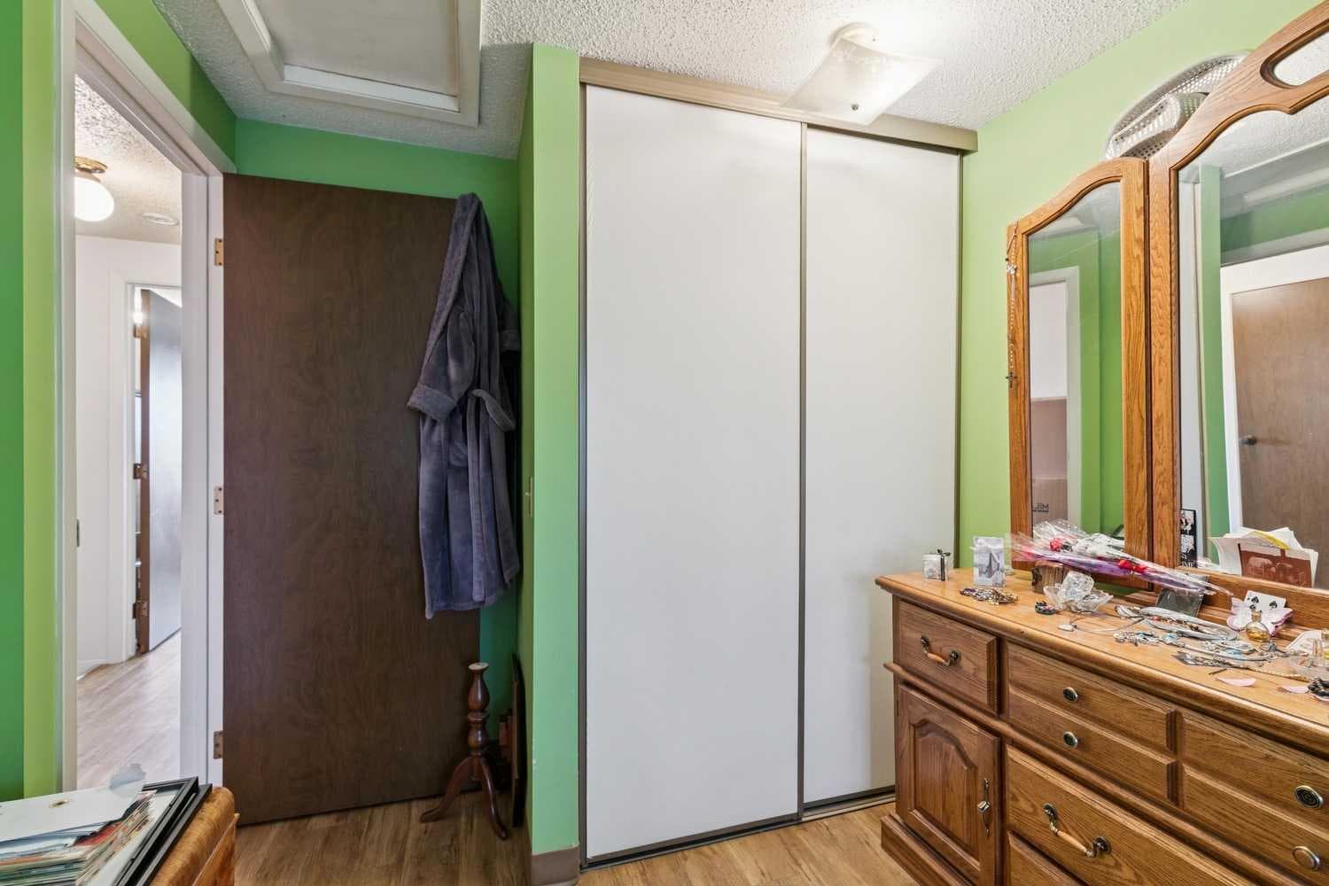 316 Queenston Heights SE