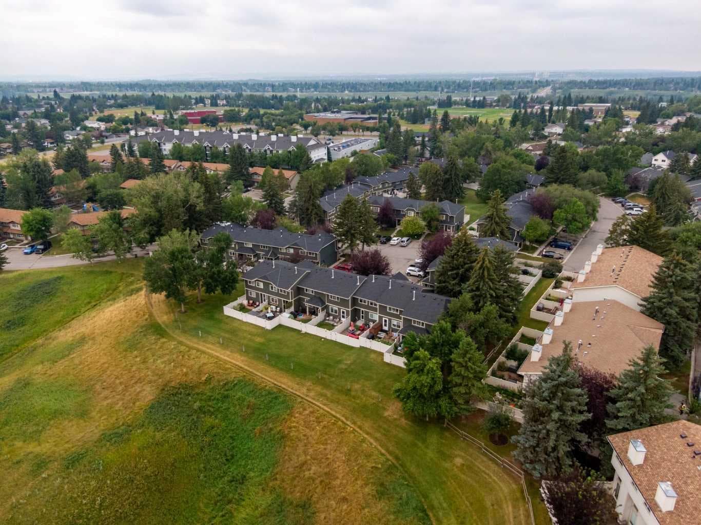 316 Queenston Heights SE