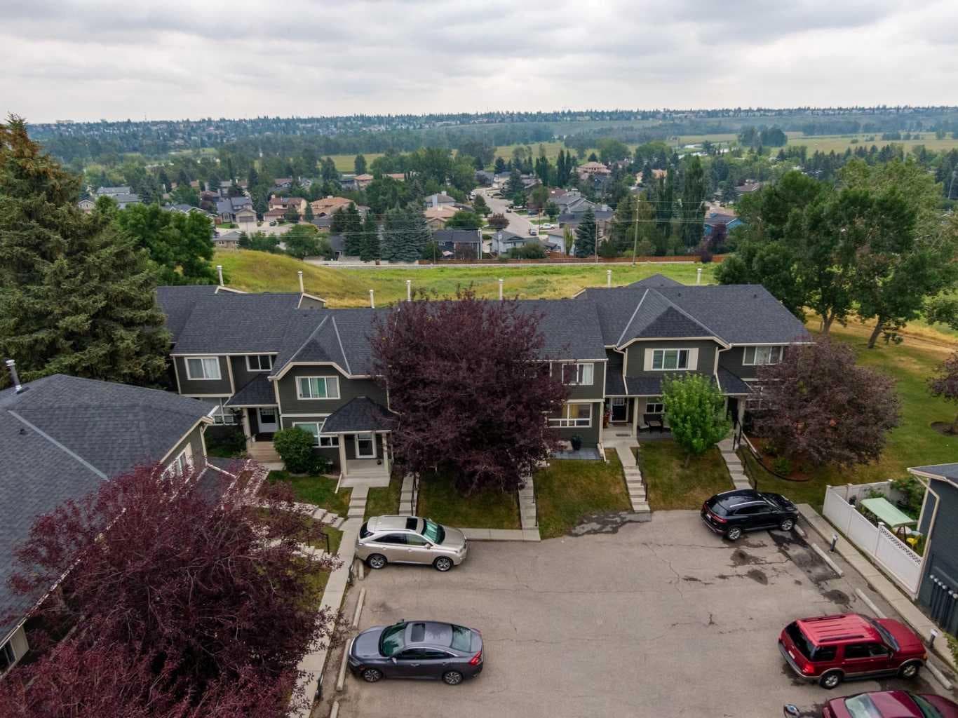 316 Queenston Heights SE