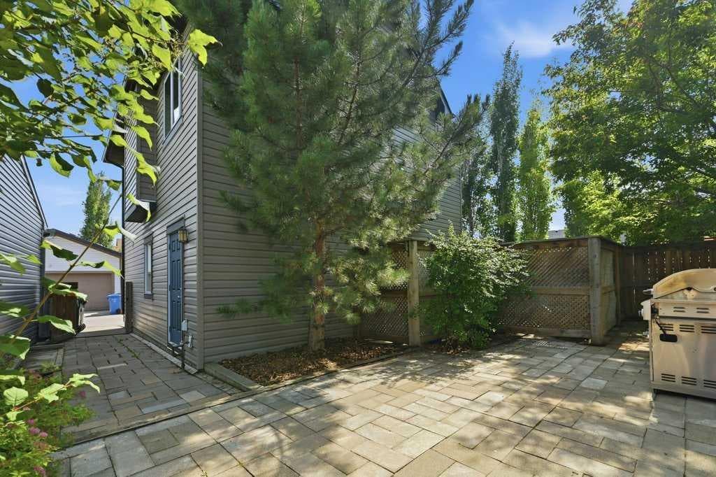 98 Elgin Meadows Circle SE