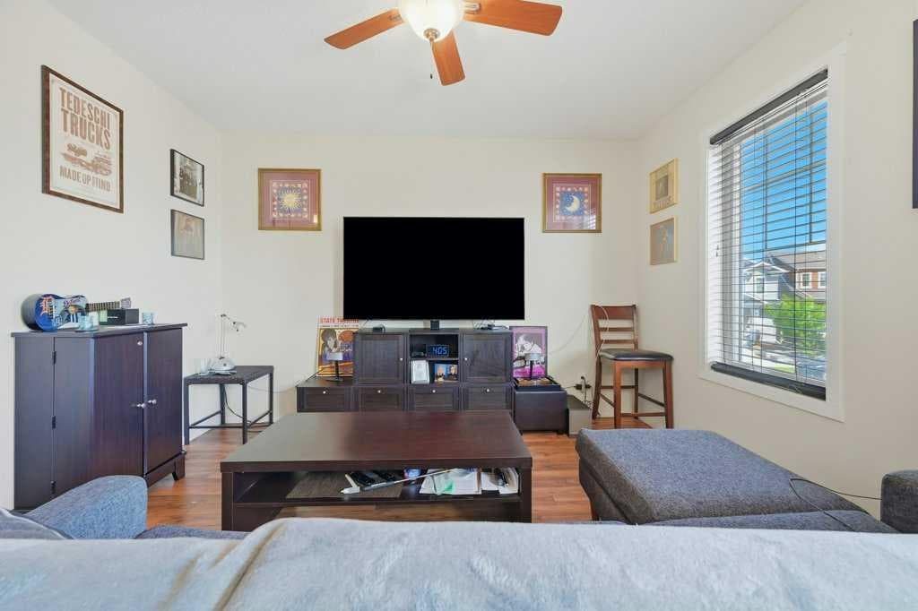 98 Elgin Meadows Circle SE